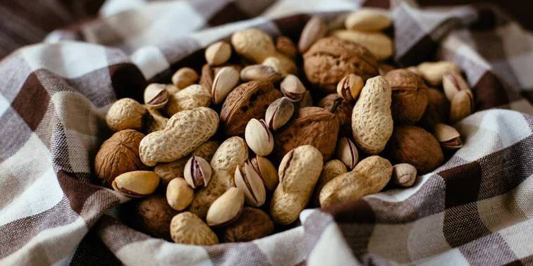 چگونه آجیل و خشکبار را در خانه برشته کنیم؟